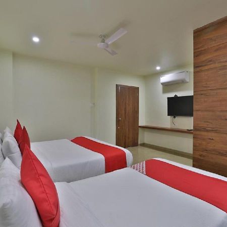 Hotel Kuber Dwarka  Ngoại thất bức ảnh