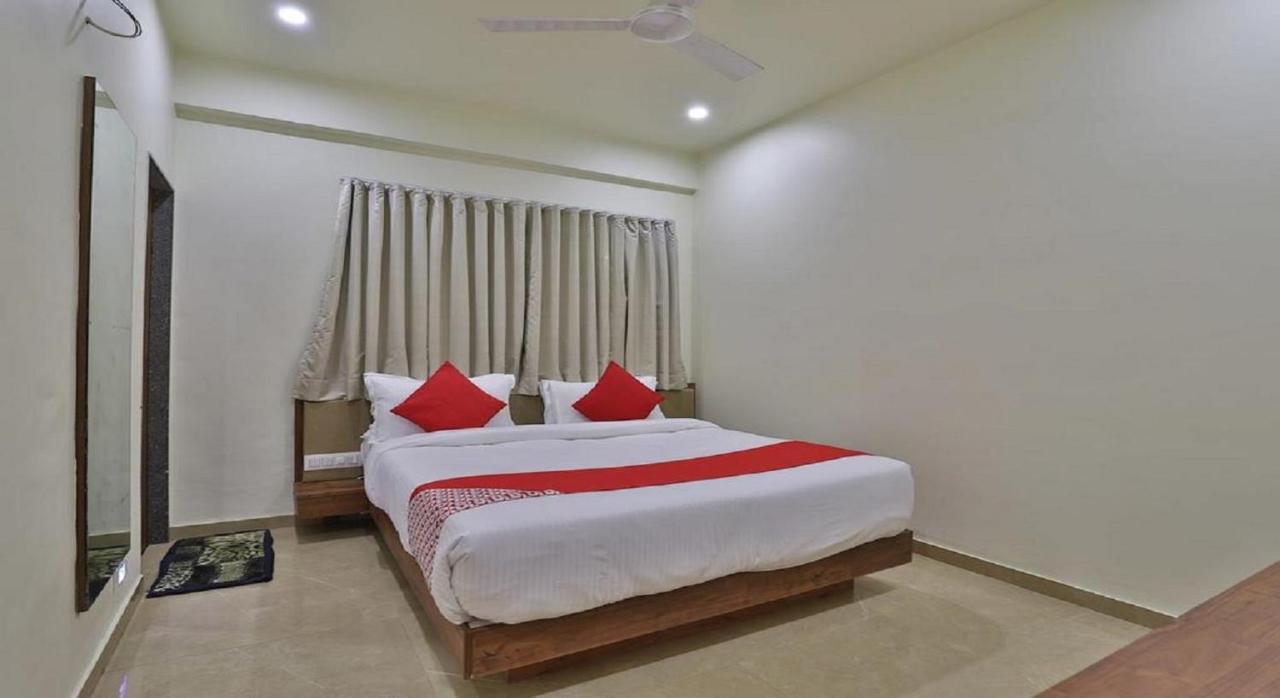 Hotel Kuber Dwarka  Ngoại thất bức ảnh