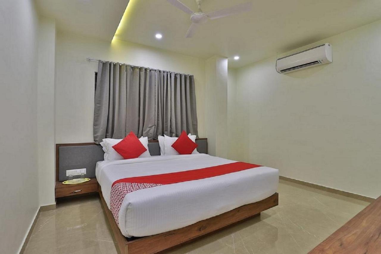 Hotel Kuber Dwarka  Ngoại thất bức ảnh