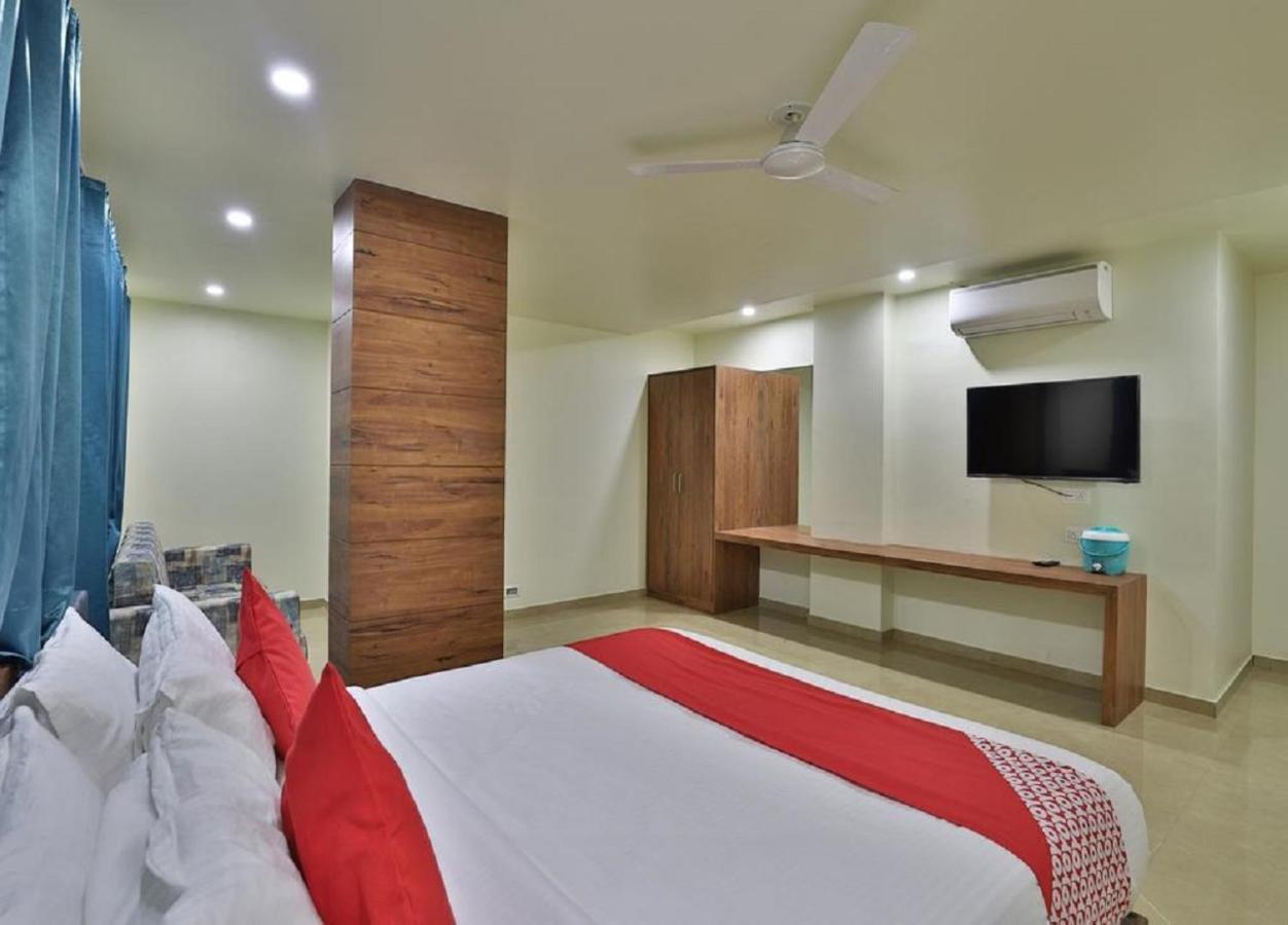 Hotel Kuber Dwarka  Ngoại thất bức ảnh