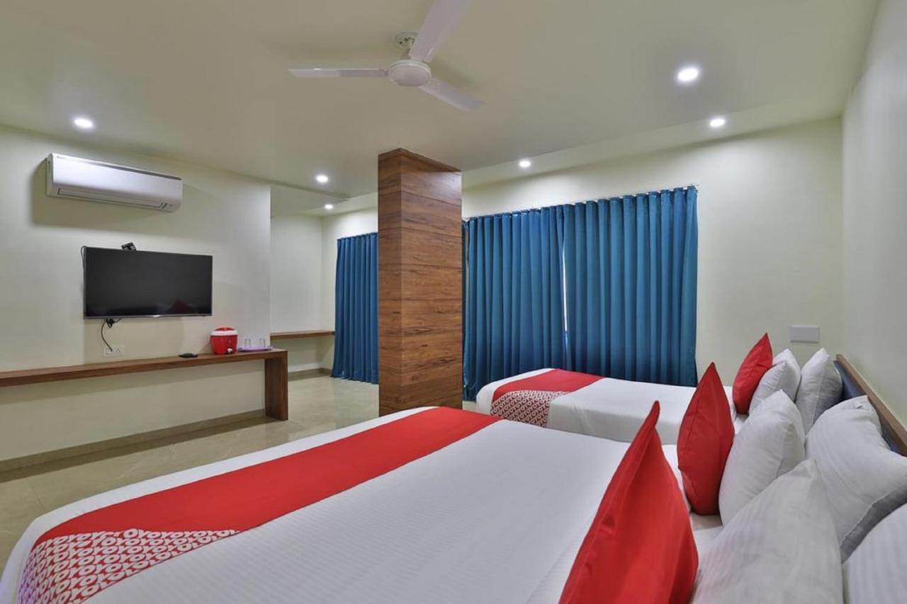 Hotel Kuber Dwarka  Ngoại thất bức ảnh