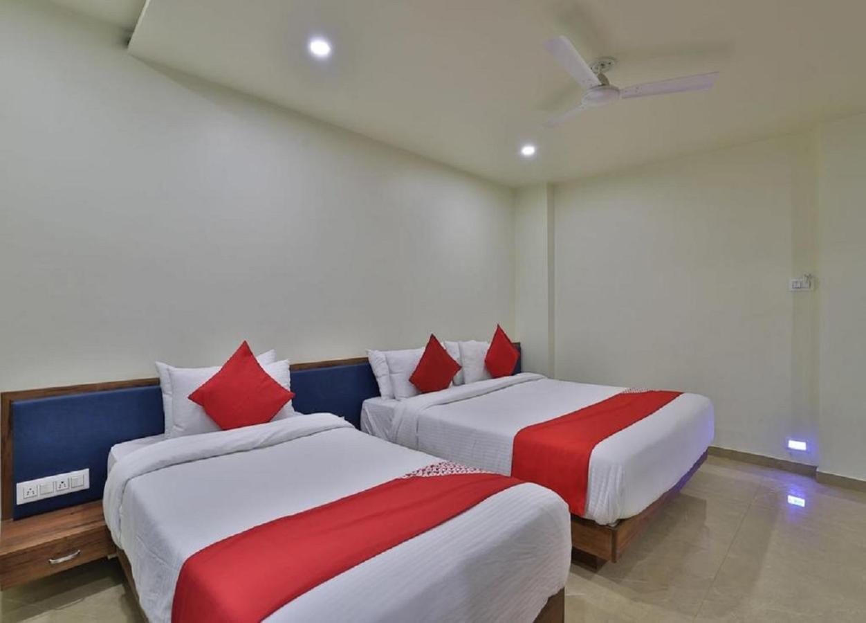 Hotel Kuber Dwarka  Ngoại thất bức ảnh