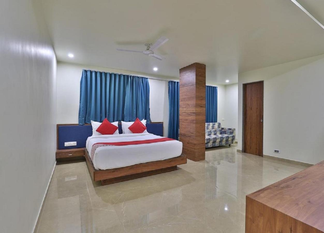 Hotel Kuber Dwarka  Ngoại thất bức ảnh