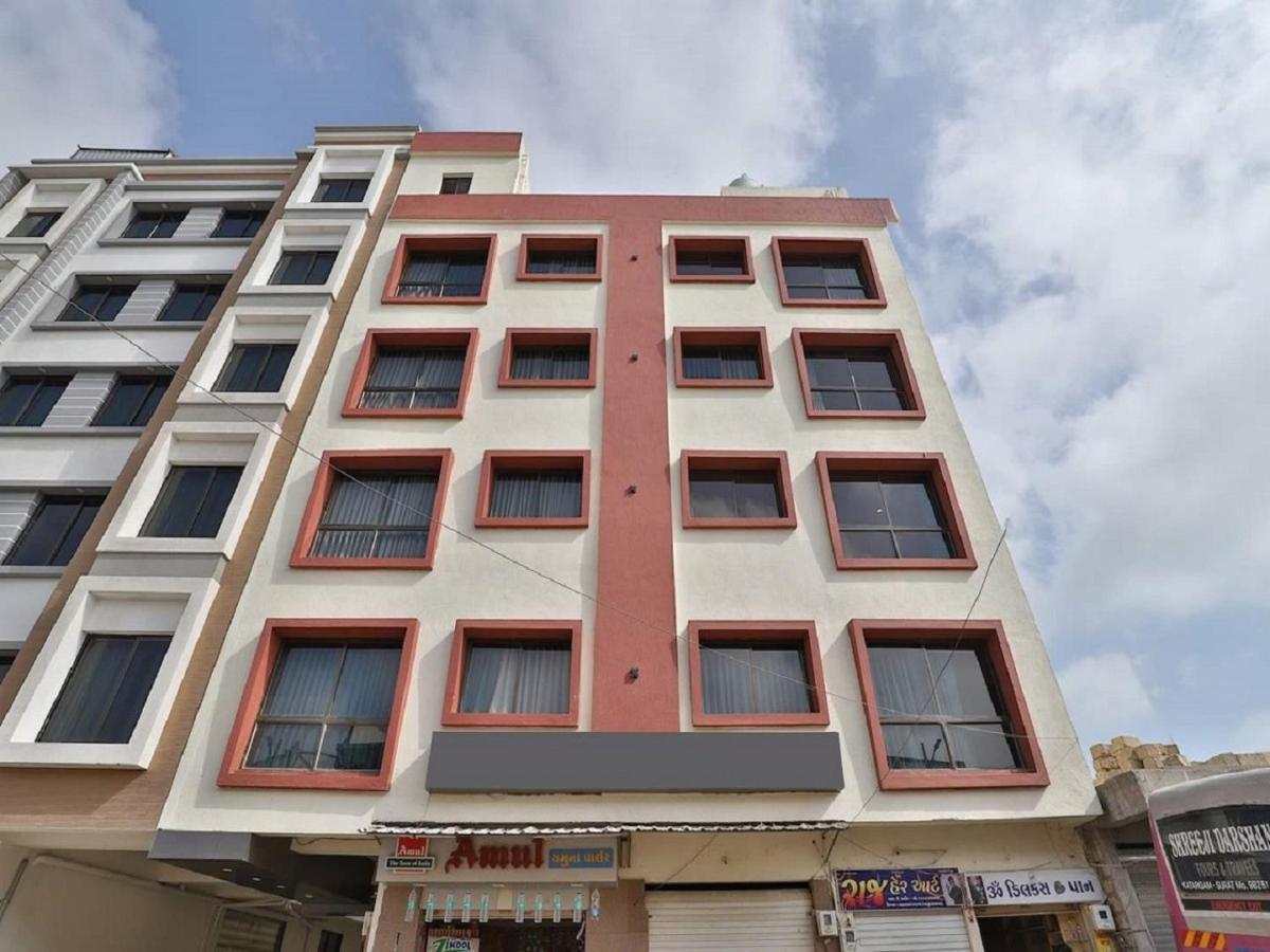 Hotel Kuber Dwarka  Ngoại thất bức ảnh
