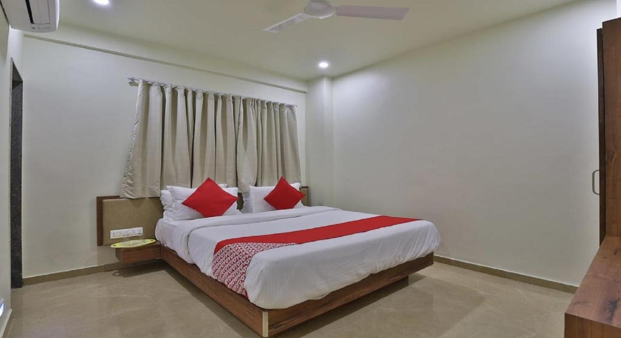 Hotel Kuber Dwarka  Ngoại thất bức ảnh