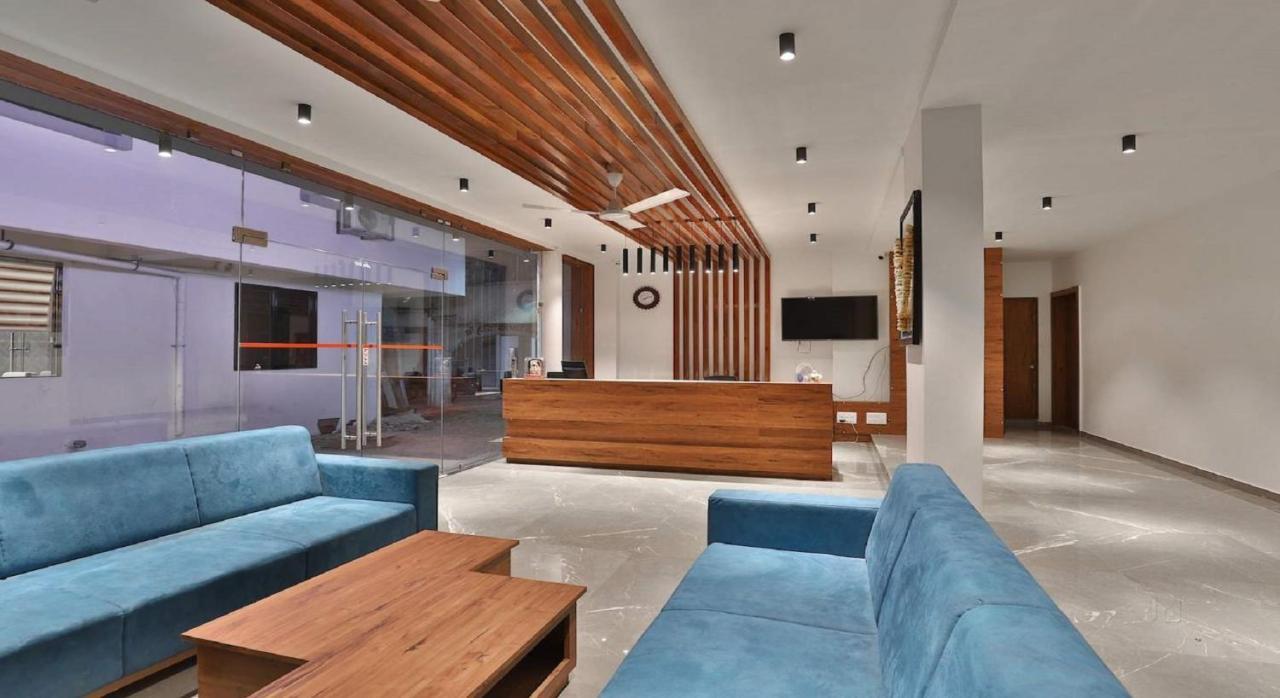 Hotel Kuber Dwarka  Ngoại thất bức ảnh