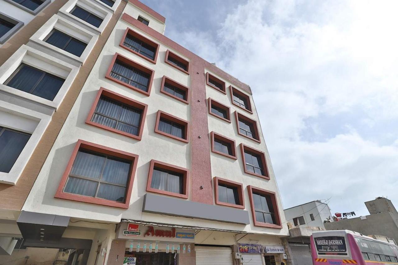 Hotel Kuber Dwarka  Ngoại thất bức ảnh